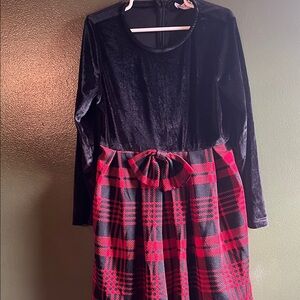 Elegant Kids Formal Dress with Velvet and Plaid Design